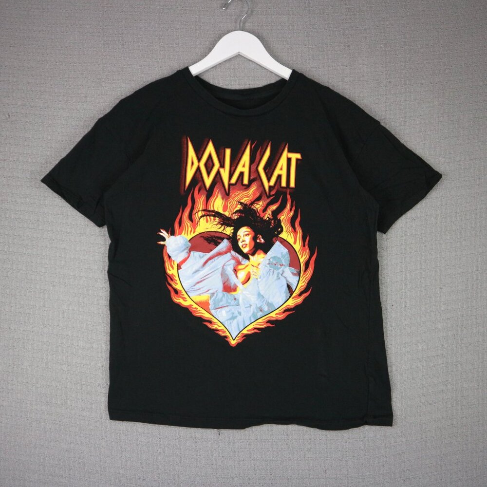 Doja Cat Flaming Heart Tee Mens Medium